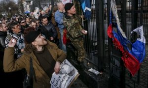 ["Как пройти в библиотеку?"] Меняйло: напавшие на посольство России в Киеве ошиблись адресом