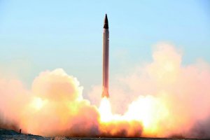 Иран проверил "Силу Вилаята" - провел серию испытаний баллистических ракет в разных частях страны