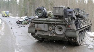 В Норвегии во время учений НАТО под колесами танка погиб местный житель