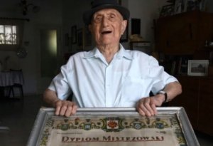 Старейший мужчина в мире - бывший узник Освенцима.