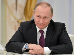 Песков объяснил, почему Путин стал проводить совещания по ночам