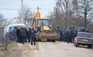 Жители цыганского поселения устроили бунт в Туле