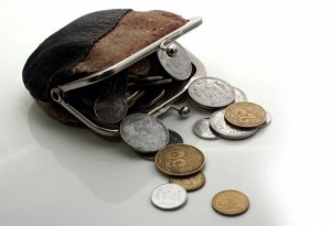 Один рулон туалетной бумаги в месяц и 2 кг сала в год: Кабмин Украины готовится обновить "потребительскую корзину"