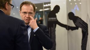 Депутаты потребовали отправить Мединского в отставку