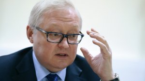 «Кандидаты в президенты США ведут себя как «бойцы холодной войны»