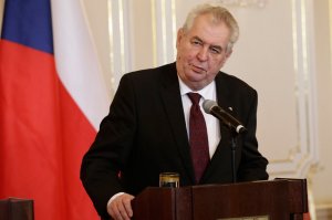 Чехия объявила о выходе из-под влияния США