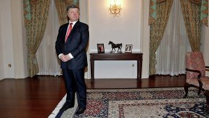 [Застенчивый кум] Запад назвал главного виновника: президент Порошенко кумовством лично потворствует коррупции на Украине