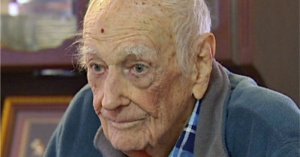 87-летний почтальон оказался отцом 1300 детей