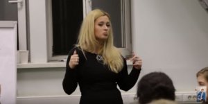 [Пятничное] На тренингах для одиноких женщин посоветовали "не трахаться с нищебродами"