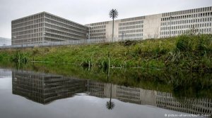 Берлин усилит борьбу с российской пропагандой. Две крупнейшие немецкие спецслужбы представят в мае ведомству федерального канцлера промежуточный доклад о деятельности российских спецслужб в ФРГ