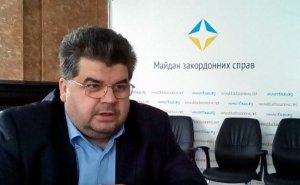 Украинский экс-дипломат: Чтобы вернуть Крым, нужно ему как можно больше пакостить
