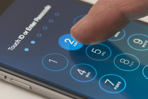 Уязвимость в iOS 9.3.1 позволяет обойти экран блокировки iPhone 6s и получить доступ к фото и контактам