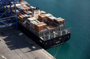 Китайская компания COSCO купила контрольный пакет акций крупнейшего греческого порта Пирей