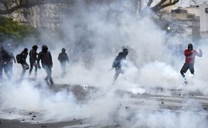 Акция протеста во Франции переросла в столкновения с полицией