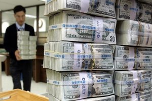 Глазьев: у России около $500 млрд находятся в офшорах (Такая же сумма, по его мнению , вывезена из России навсегда)