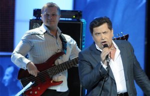 В Москве умер избитый бас-гитарист группы "Любэ"