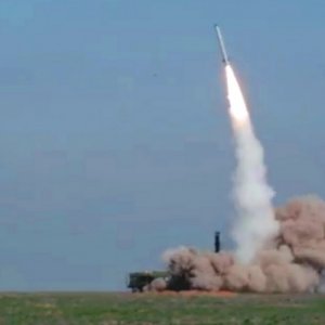 Боевой пуск крылатой ракеты ОТРК «Искандер-М» на полигоне Капустин Яр