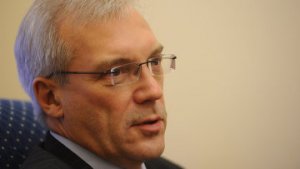Россия открыта к обсуждению с отдельными странами НАТО мер предотвращения опасных инцидентов, но не будет безучастно взирать на военные плацдармы у своих рубежей