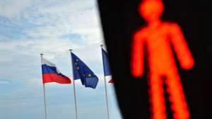 Евродепутат: Санкции ЕС сыграли на руку России, надо их отменять