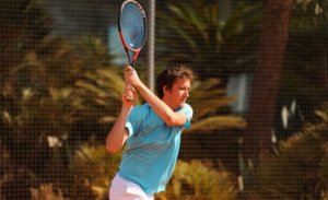 Daily Telegraph: в США российского теннисиста обвинили в расизме за фразу "Я знаю, вы с ним друзья" и сняли с соревнований