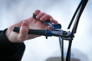 Тянут все подряд: в Киеве украли кабель правительственной связи