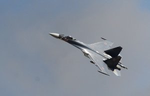 [Подробности] CNN: российский Су-27 сделал "бочку" вокруг американского самолета-разведчика  (Американское военное ведомство решительно выступает против таких маневров)