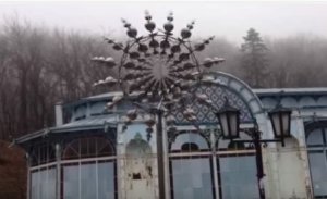 Удивительный флюгер запустили в Железноводском парке