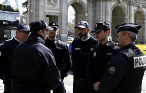 Радиостанция Cadena Ser:  испанский суд выдал международный ордер на арест 12 граждан России (В списке фигурирует депутат Госдумы Резник и его супруга Гиндин, а также замглавы ФСКН)