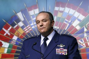 Беспилотник снял на видео учения НАТО в Эстонии на границе с Россией