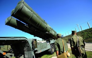 Ракетчики системы С-400 получили сигнал о нарушении воздушных границ на Камчатке. Все воздушные цели, имитировавшие авиацию и ракеты противника на разных скоростях и высотах, уничтожены