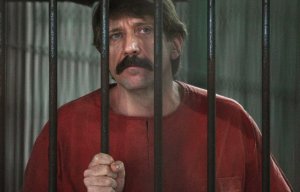 Виктор Бут, отбывающий наказание в американской тюрьме, поздравил россиян с Днем Победы