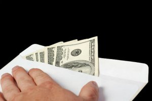 Глава МВФ оценила сумму взяток в мире в 2% мирового ВВП - от $1,5 трлн до $2 трлн