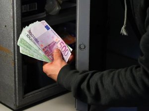 Европарламент проверит, не используются ли средства ЕС на Украине в коррупционных схемах