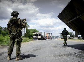 Военкоры канала "Россия" попали под обстрел ВСУ в районе ясиноватовского блокпоста