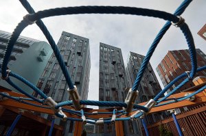 Строители пошли на спад: их бизнес сокращается. Снижение покупательской активности на рынке жилой недвижимости на фоне падения доходов населения оказывает негативный эффект на весь строительный рынок