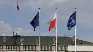 Польский профессор: США навязывают миру "демократию вампиров"