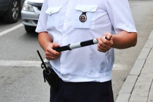 В Волгограде автоинспекторы заставили нетрезвого водителя сесть за руль и лишили его прав