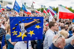 Politico: Европа устала от выходок Польши и хочет держаться на расстоянии