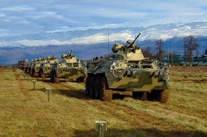 Российские военные в Абхазии для летней боевой учёбы подготовили несколько сотен гаубиц и бронемашин