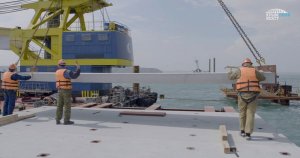 Строители возвели второй рабочий мост на месте сооружения транспортного перехода через Керченский пролив