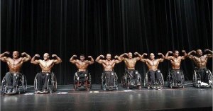 ["Где этот чёртов инвалид?"] Красноярский пенсионер-колясочник выдолбил в бетонных ограждениях, мешавших ему проехать в больницу, колеи для колес. Городские власти решили  обвинений не выдвигать