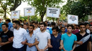 [От холокостера слышу!] Протестующие граждане Турции упрекнули Германию в нацистском прошлом в ответ на признание немецким парламентом геноцида армян в Османской империи в 1915 году