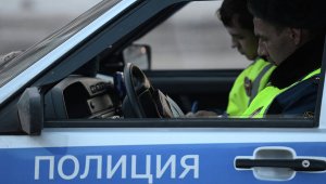 В центре Москвы полицейские устроили погоню со стрельбой за раритетной "Чайкой", принадлежащей Генпрокуратуре
