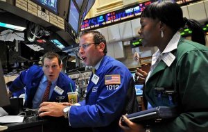 Саудовская Аравия снижает цены на нефть для Европы, но поднимает для США