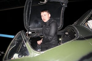 Надежда Савченко в Славянске потребовала: «Главное — надо прекратить войну. Не будет на Украине денег, государство не сможет выполнять социальные обязательства, пока идёт война»