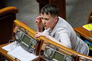 Савченко захотела поговорить с Захарченко и Плотницким