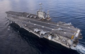 СМИ: переброска авианосца ВМС Harry Truman - это предупреждение РФ