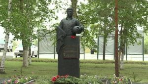 В Амурской области открыли памятник Герою России Олегу Пешкову