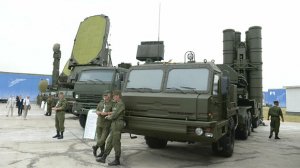 Комплексы С-400 и С-500 сделают защищёнными от обнаружения спутниками-шпионами, самолетами-разведчиками и беспилотниками противника. В этом году армия получит новейшие системы маскировки оборудования