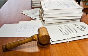 Суд приговорил к 12 годам экс-сотрудника Московского патриархата Петрина за госизмену